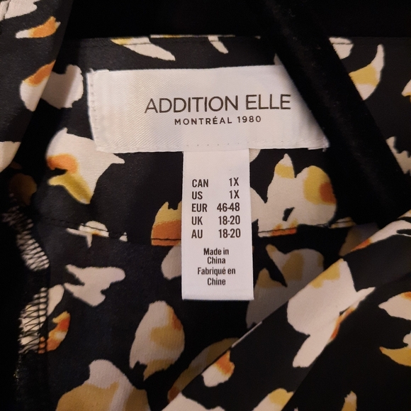 Plus Size Flowy Print Top - Picture 6 of 7